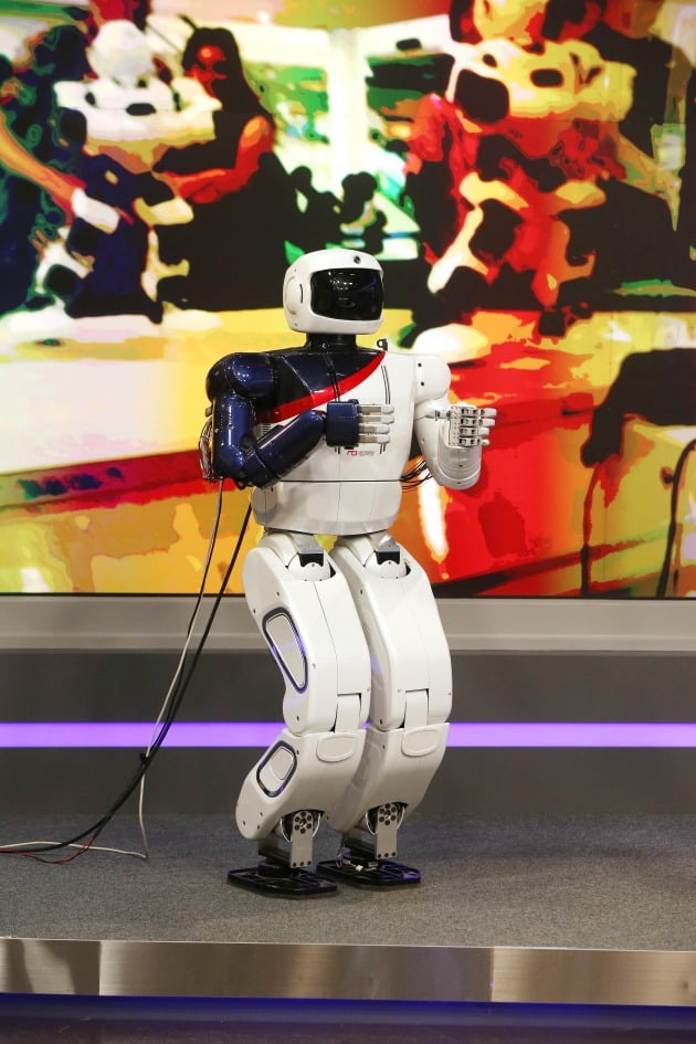 한국과학기술원(KAIST)이 개발한 휴머노이드 로봇 '휴보(HUBO)'