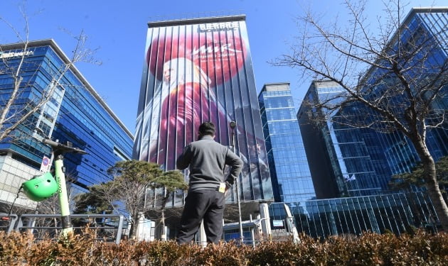 "게임산업 '비중확대'…신작 비수기를 매수 기회로"-메리츠