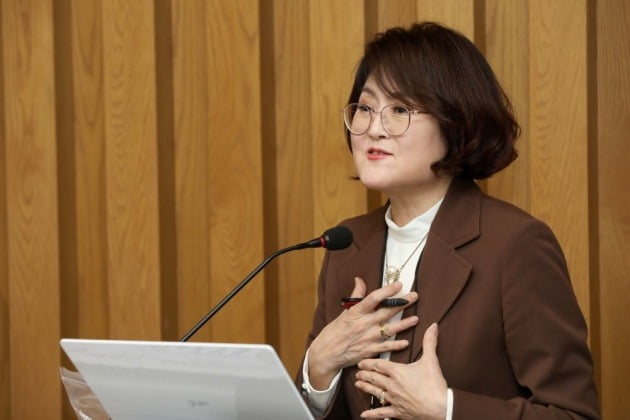 세상을 바꾸는 여성엔지니어 토크콘서트에서 성미영 한국여성공학기술인협회장(인천대 교수)가 인삿말을 전하고 있다. / 사진=한국여성공학기술인협회