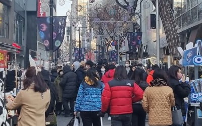 명동 상권 활기 돌까…국내 최대 규모 매장 여는 아디다스