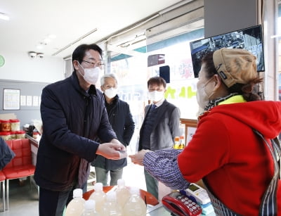 화성시, 정명근 시장 '발안만세시장 찾아 전통시장 상인들 격려'