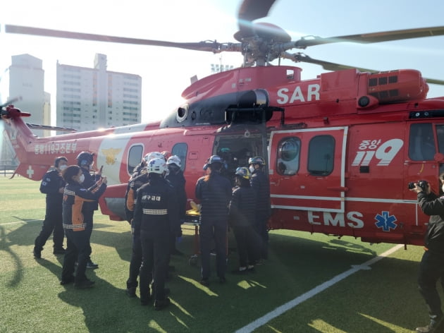 의사가 헬기로 함께 출동…소방청, 의사 탑승 119헬기 이송체계 최초 실시
