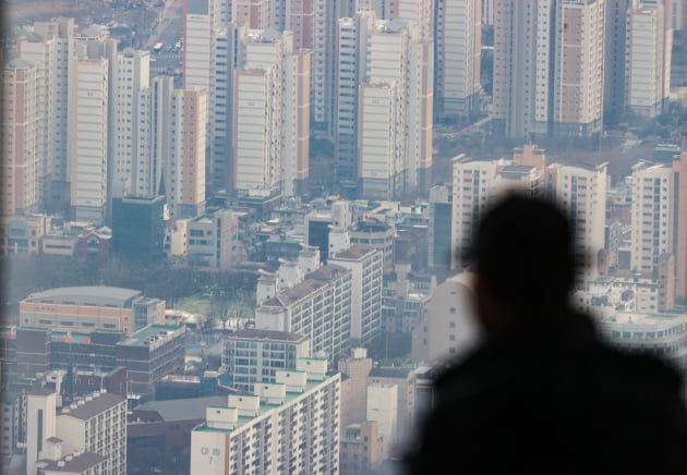 주담대 금리 일제히 하락…'특례보금자리론' 무용론 고개 드나