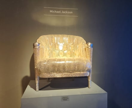 마이클 잭슨이 마지막 투어를 위해 주문제작한 의자.
