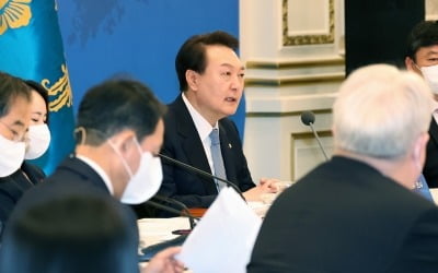 윤석열 "통일은 갑자기 찾아와…北 인권상황 알려야"