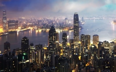 콧대 높던 홍콩 집값도<br>15.6% '폭락'...13년만에 하락