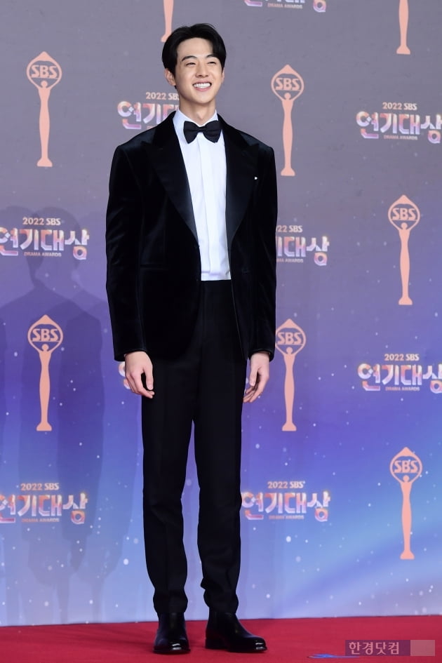 [포토] 김현준, '우월한 비율에 눈길~' (2022 SBS 연기대상)