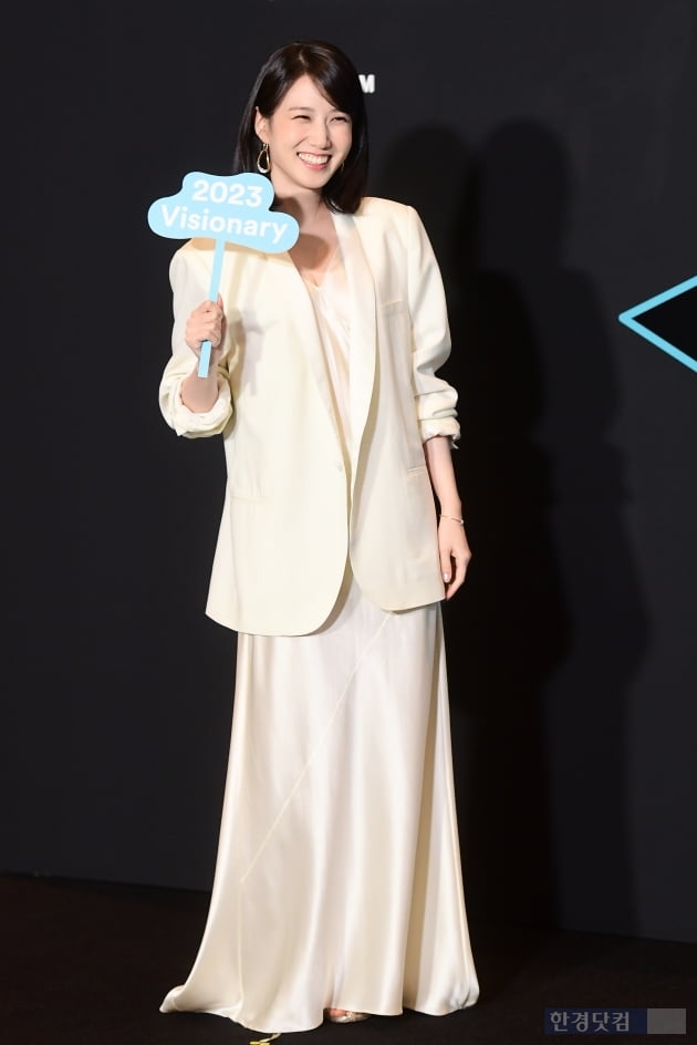 [포토] 환하게 웃음 짓는 '2023 비저너리' 박은빈
