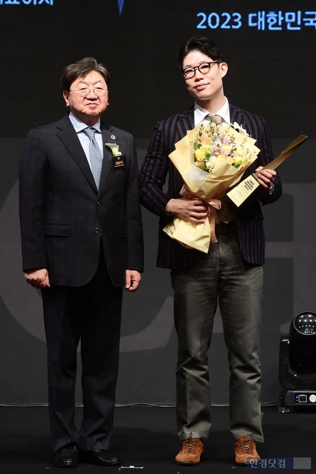 [포토] 변준원 설로인 대표이사, '2023 대한민국 퍼스트브랜드 대상' 최고경영자 부문 수상