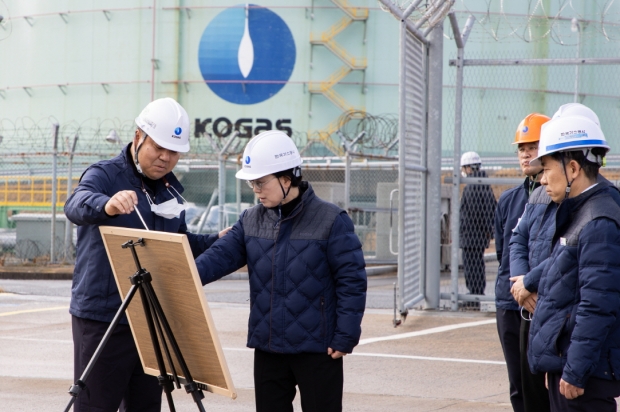 최연혜 가스공사 사장, 통영 LNG 생산기지 현장 안전 점검