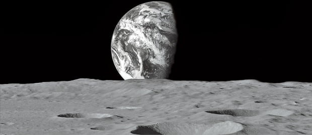 [포토] 선명한 지구와 달 표면…다누리가 보낸 새해선물 