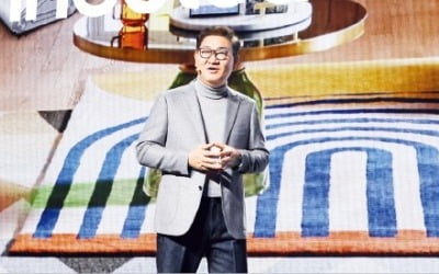 삼성 "전 세계 140억 기기 연결할 것…직원 절반 투입" [CES 2023]