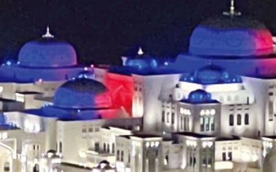 전투기 에어쇼·대통령궁에 태극 조명…유례 없는 '환영식'
