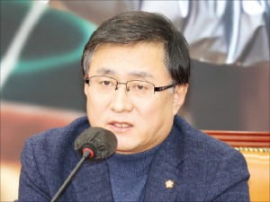 김성환 민주당 정책위의장 