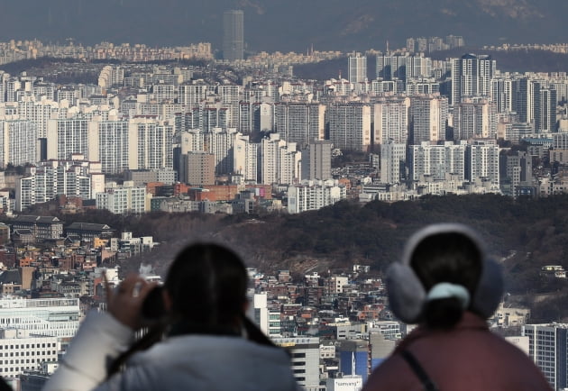 서울 시내 아파트 전경. 한국경제신문