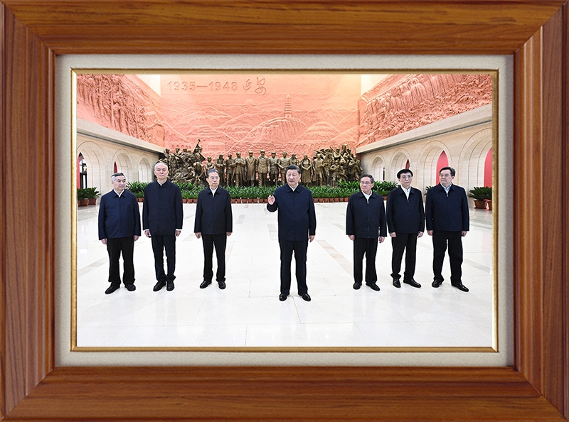 27 fotos na estante de Xi Jinping... foco no governo forte