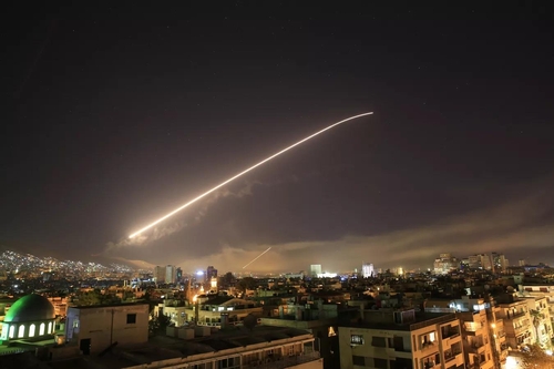 이스라엘 공습으로 시리아 다마스쿠스 공항 마비…"4명 사망"(종합)