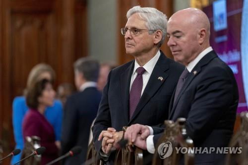 바이든 견제 포문 연 美 공화…하원서 국토안보장관 탄핵안 제출(종합)