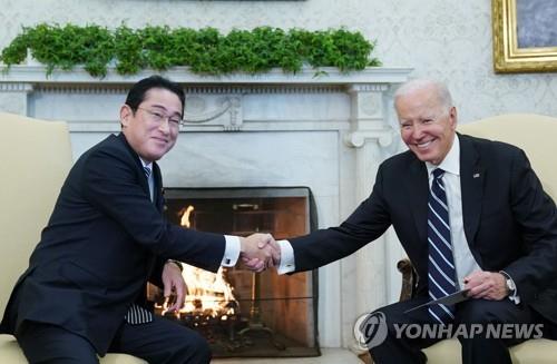 미일 정상 "한반도 완전한 비핵화 재확인…한미일 협력 강화"(종합)