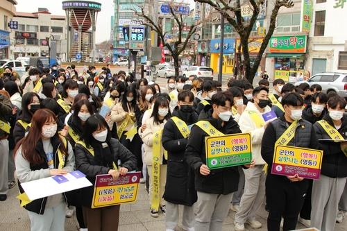 악화일로 치닫던 영동군·유원대 화해 무드…상생발전 협약