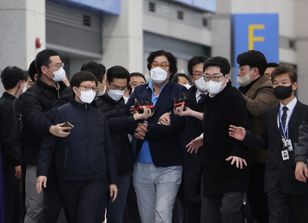 [사진톡톡] 귀국하는 김성태 쌍방울 전 회장