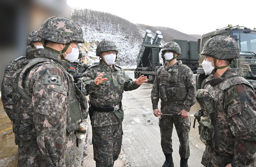 해군총장, 서북도서 점검…"北기습도발 응징보복태세 갖춰야"