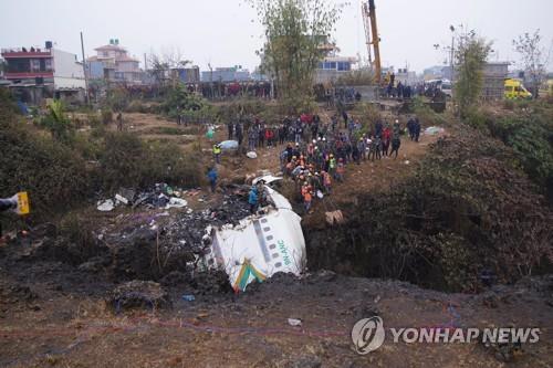 네팔 당국, 추락 여객기 실종자 1명 수색 종료…시신 71구 수습(종합)