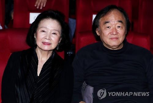 평생 윤정희 옆을 지켜온 '건반 위의 구도자' 백건우