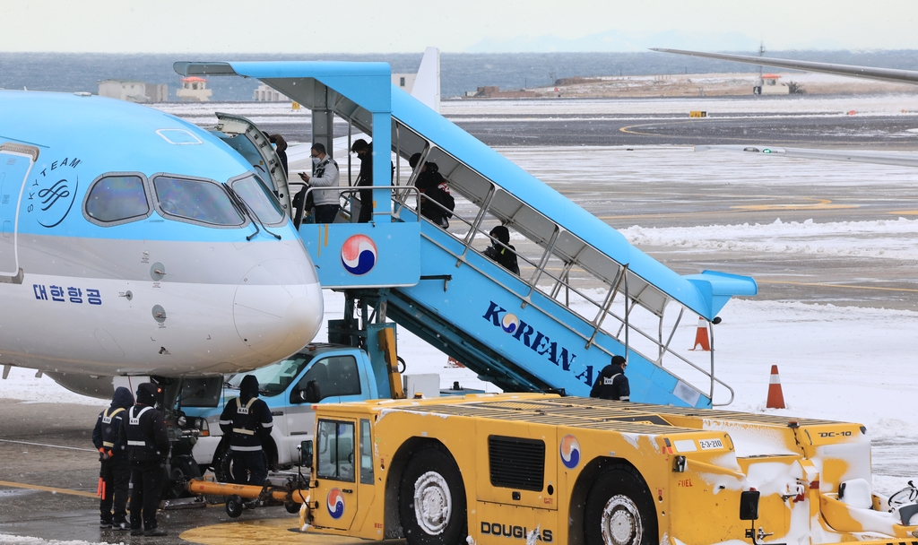 [사진톡톡] 제주 항공기 운항 재개