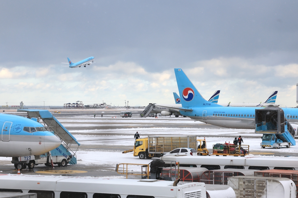 [사진톡톡] 제주 항공기 운항 재개