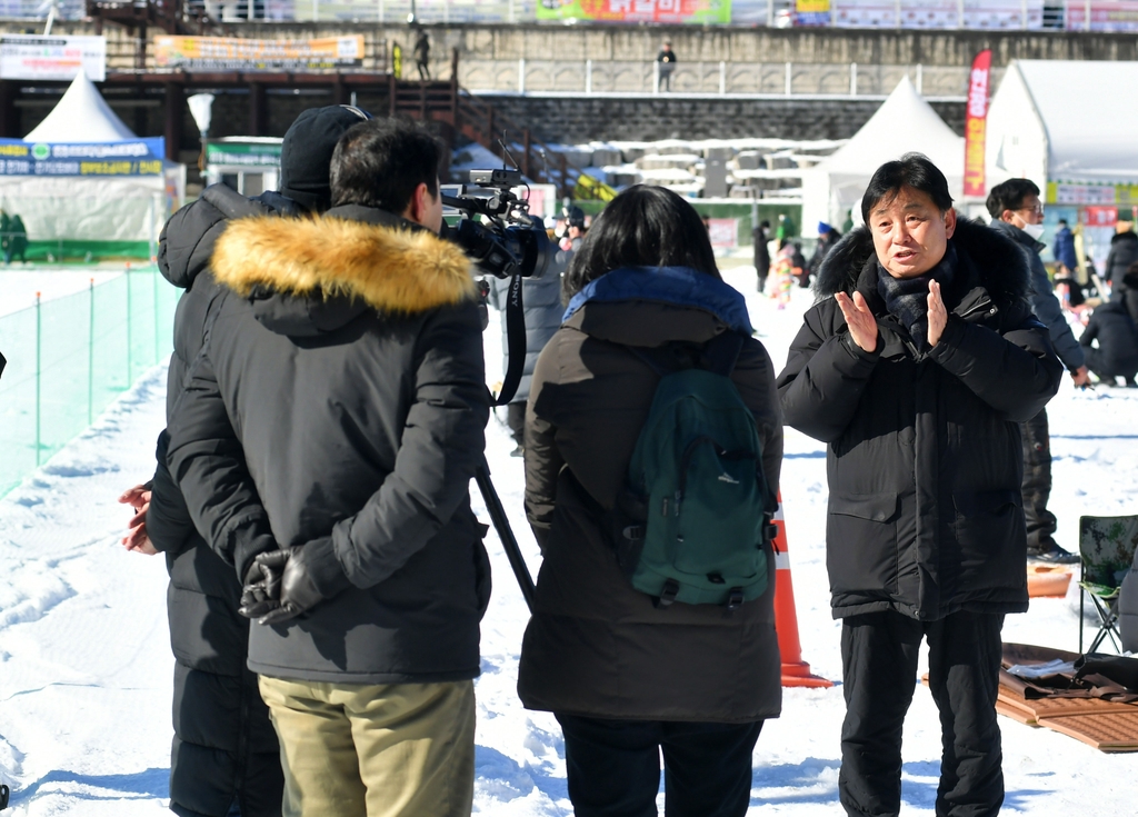 화천산천어축제, 외신서 잇따라 소개…축제 열기 확산