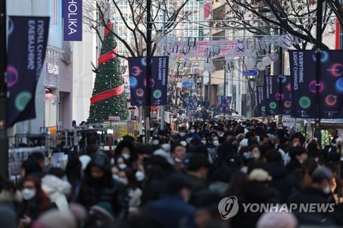 거리두기 해제 영향으로 작년 카드 승인액 1천조원 돌파