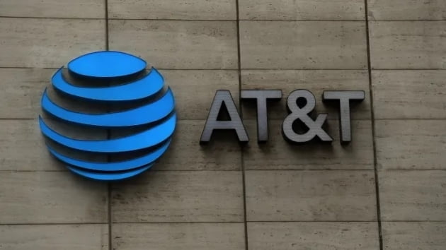 웰스파고, AT&T 비중확대로 '상향'…목표가 22달러