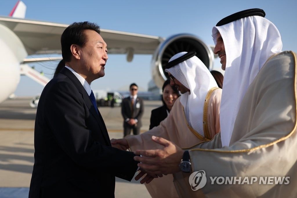 尹, 세일즈 외교 시작…오늘 한-UAE 정상회담