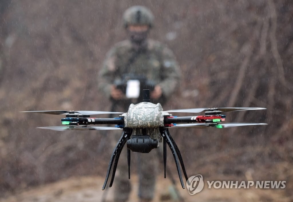 軍 "사드기지 외곽 비행물체 접근...드론방어작전 진행"