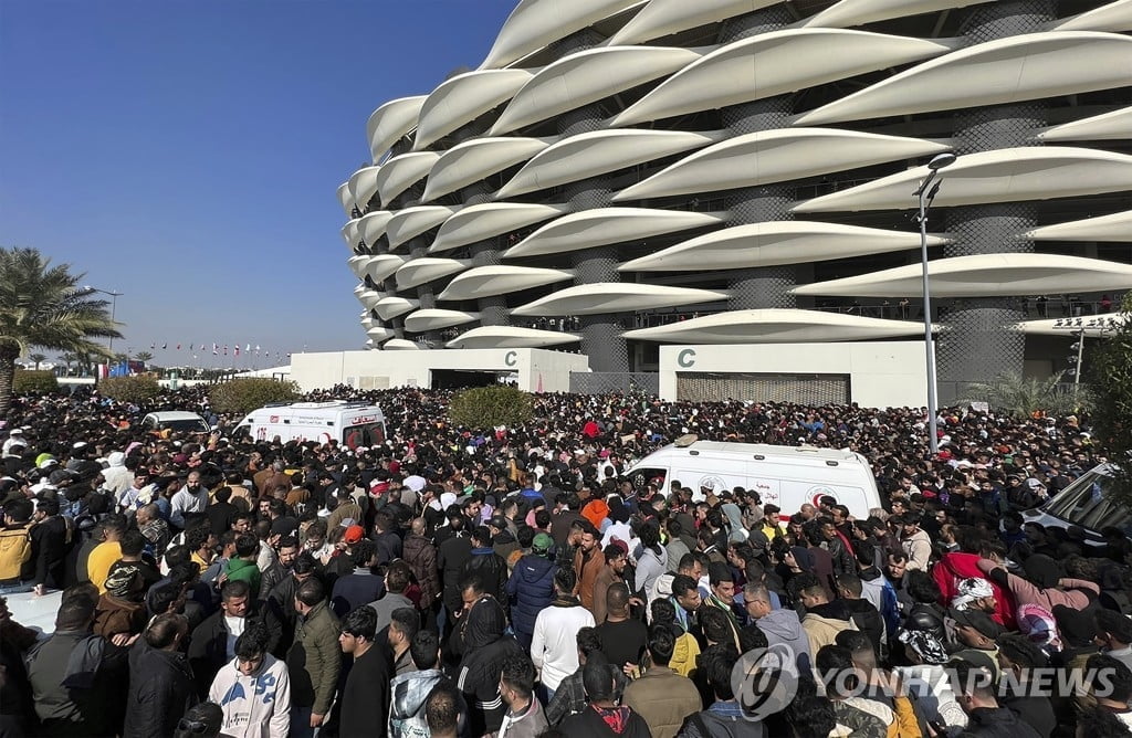 이라크 축구 경기장서 압사사고…"1명 사망·60명 부상"