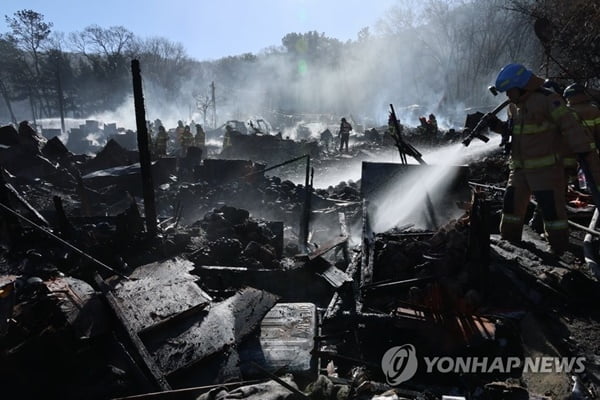 구룡마을 화재, 5시간 만에 진화 완료…주택 60채 소실