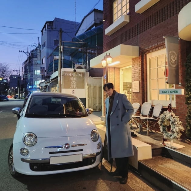 '이다은♥' 윤남기, 딸과 함께한 연말 사진 뒤늦게 올린 이유 "저만 이상한가요"