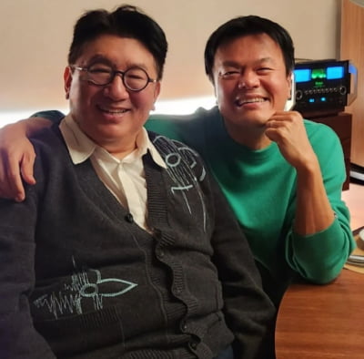 큰 거 오나요?…방시혁·박진영, K팝 거물 만남에 관심 집중