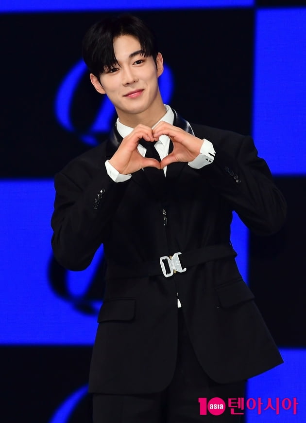 [TEN 포토] SF9 다원 '심쿵 하트'