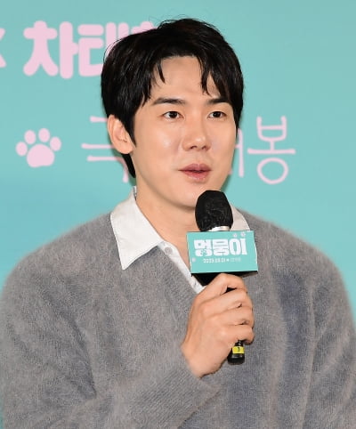 [TEN 포토] 유연석 '15년만에 차태현과 재회'