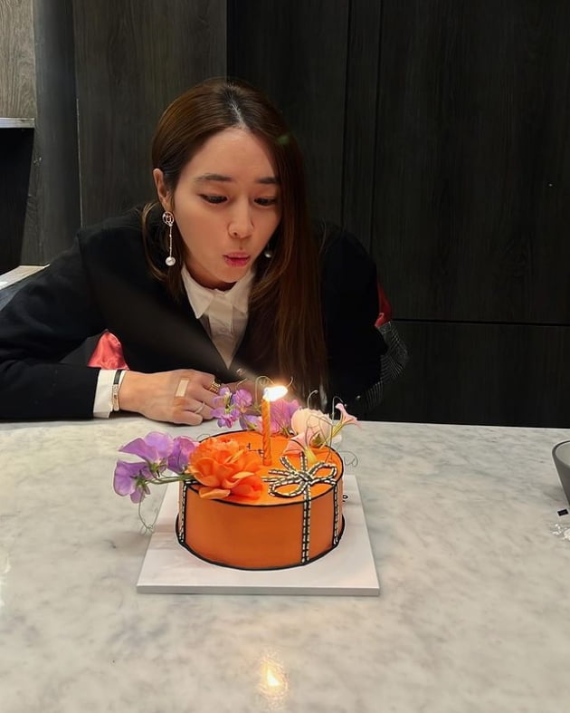 ♥이병헌 보다 빠르네?…이민정, 2주 남은 생일, 벌써 축하 받아 "빵 터짐"