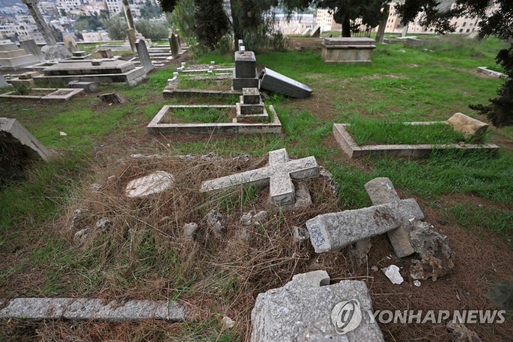 이스라엘 성지 도발 속 예루살렘 기독교인 무덤 무더기 훼손