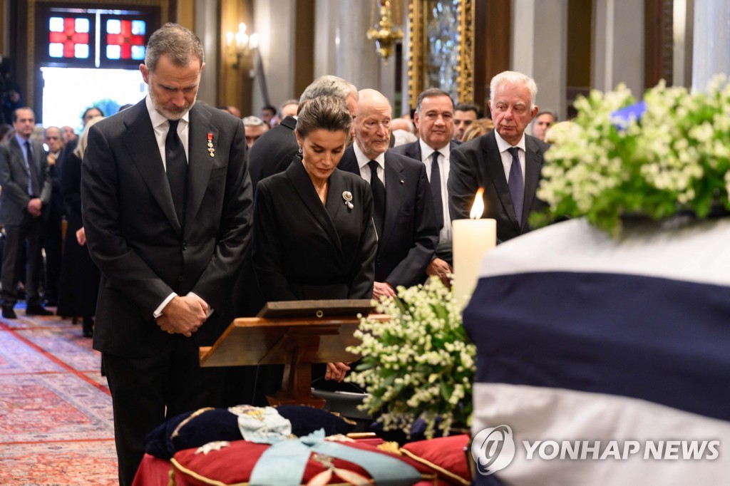 그리스 '마지막 국왕' 장례식 거행…유럽 왕실 인사들 집결