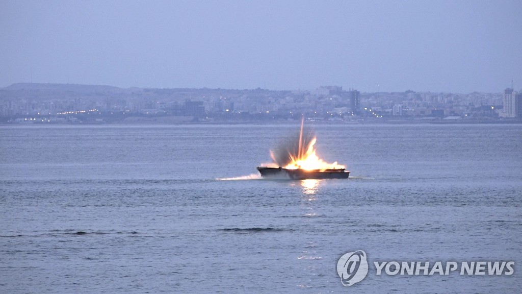 [월드＆포토] 이란 혁명수비대 해군, 걸프 해역서 '워게임'