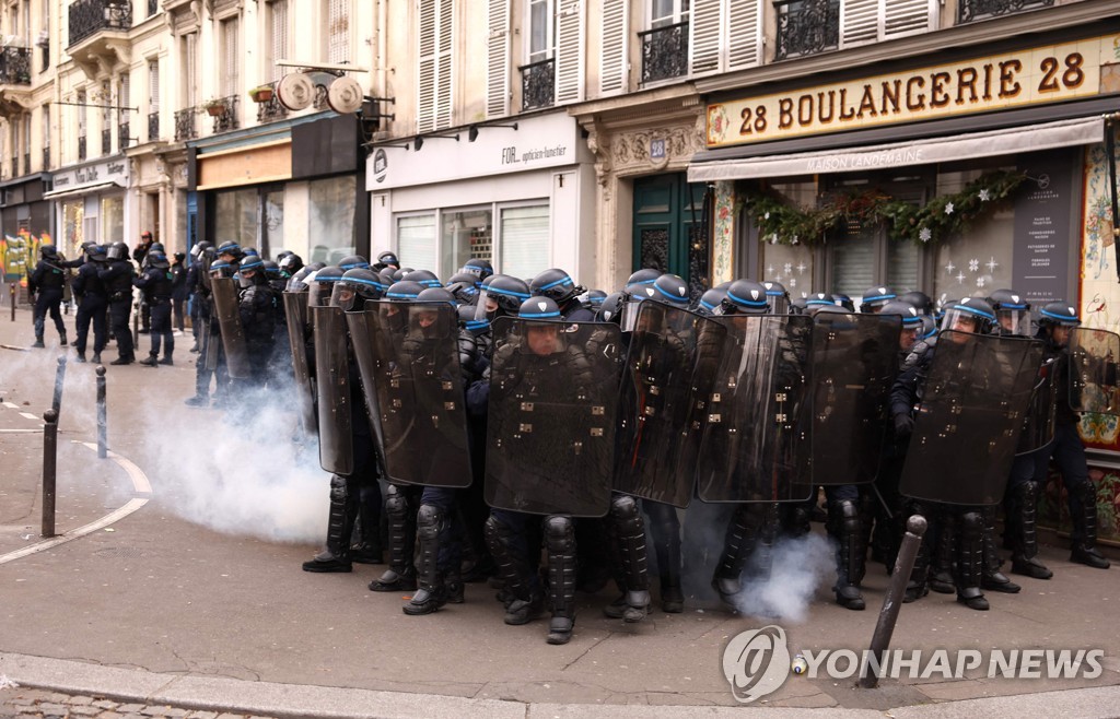 佛 전역서 31일 연금개혁 반대 2차 총파업…정부는 "협상불가"