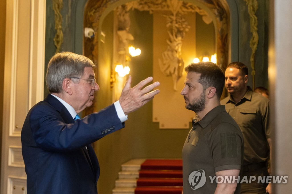 '러 올림픽 참가' 논의에 뿔난 젤렌스키, IOC위원장 최전선 초청