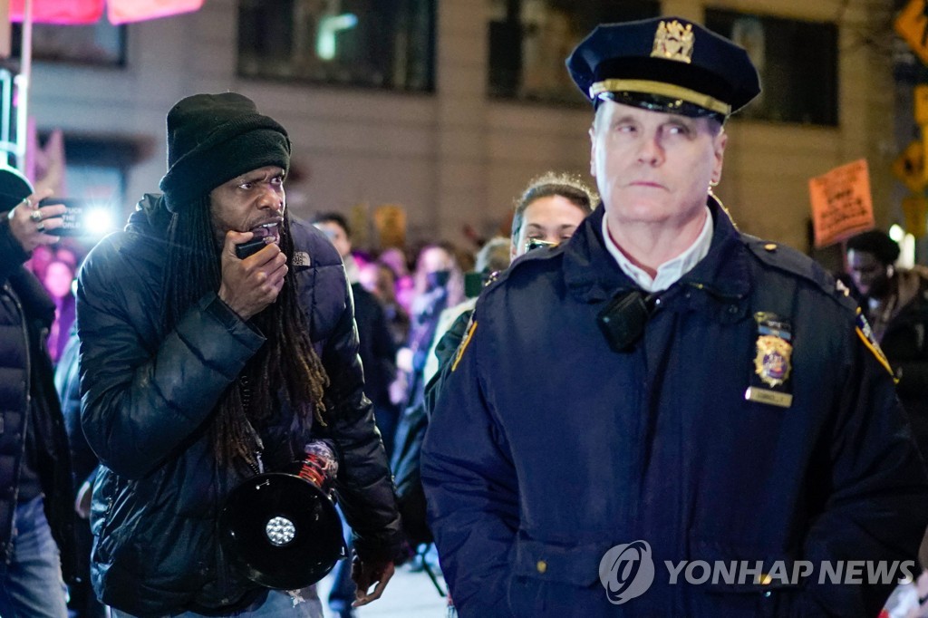 또 체포하다 사람 죽인 美 경찰…"훈련 부족·위험환경이 원인"