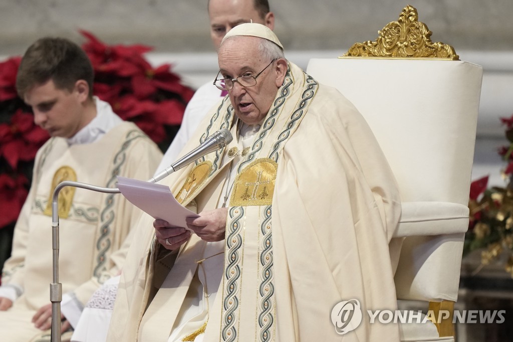 "사랑하는 베네딕토" 프란치스코 교황, 새해 첫 미사서 추모
