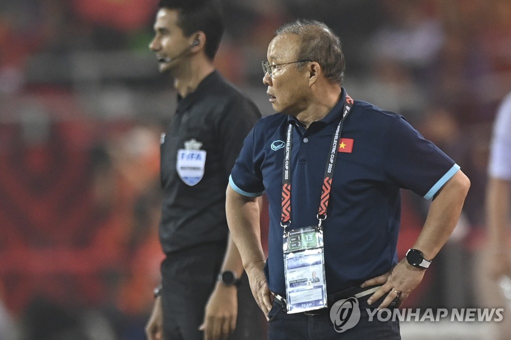 홈에서 2골 내줬지만…박항서 "1-0 이기면 우승, 비관 마라"